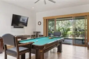 Big Island vacation rentals for large family game room